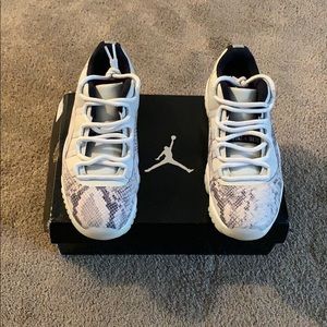 Men’s Jordan 11 low